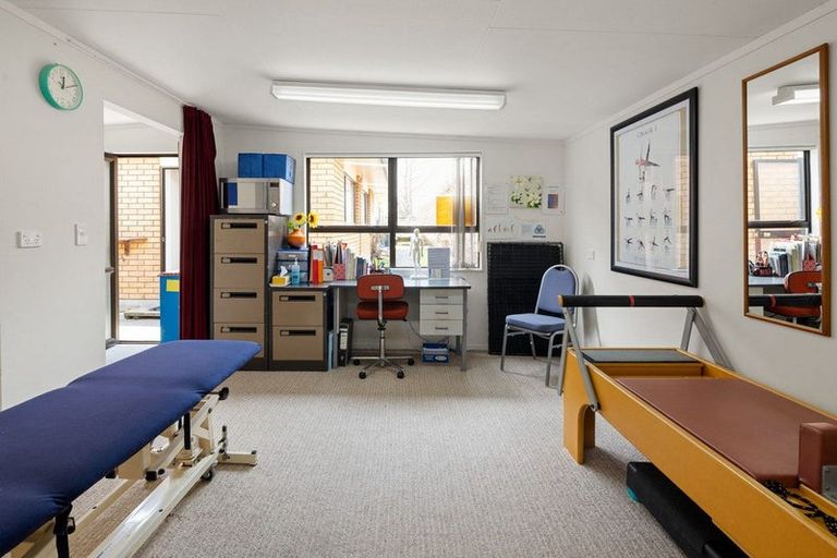 Photo of property in 251 Shakespeare Street, Leamington, Cambridge, 3432