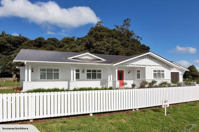 Photo of property in 25 Colombo Road, Waiuku, 2123
