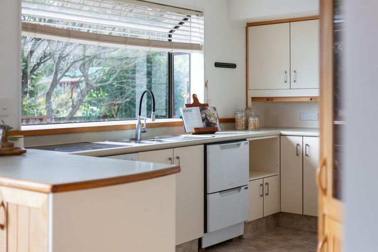 Photo of property in 25 Leeward Drive, Whitby, Porirua, 5024