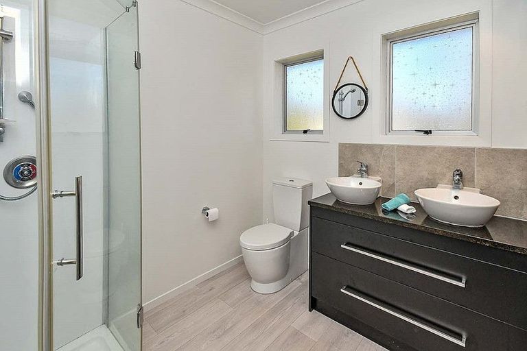 Photo of property in 1/19 Snell Avenue, Papakura, 2110