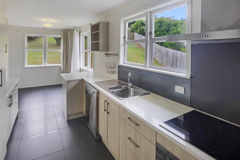 Photo of property in 26 Sovereign Place, Glenfield, Auckland, 0629