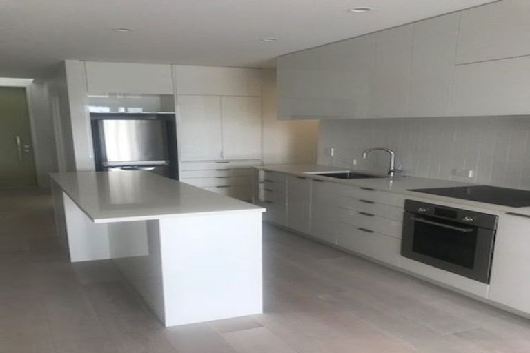 Photo of property in 8/83 Hinemoa Street, Birkenhead, Auckland, 0626