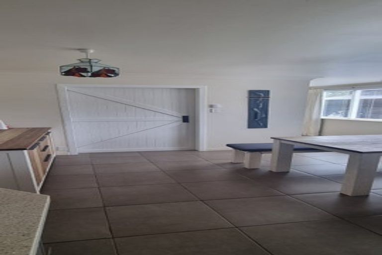 Photo of property in 1/16 Puriri Avenue, Greenlane, Auckland, 1051