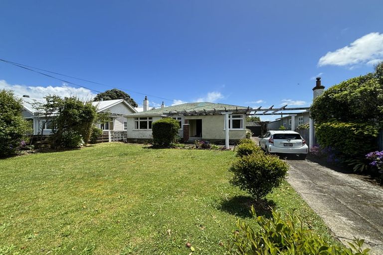 Photo of property in 31 Disraeli Street, Hawera, 4610