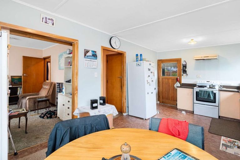 Photo of property in 14 Tainui Street, Castlecliff, Whanganui, 4501