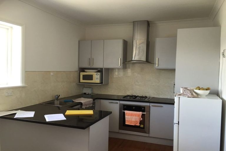 Photo of property in 3155 Great North Road, New Lynn, Auckland, 0600