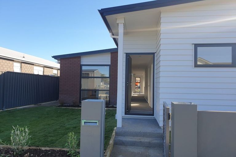 Photo of property in 24 Karearea Avenue, Kenepuru, Porirua, 5022