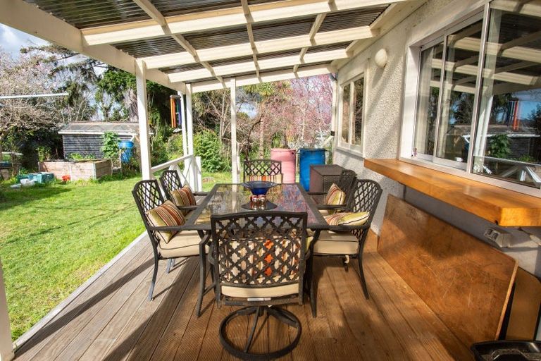 Photo of property in 16 Chamberlain Street, Dannevirke, 4930