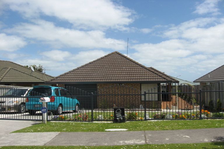 Photo of property in 22 Wai Iti Place, Clendon Park, Auckland, 2103