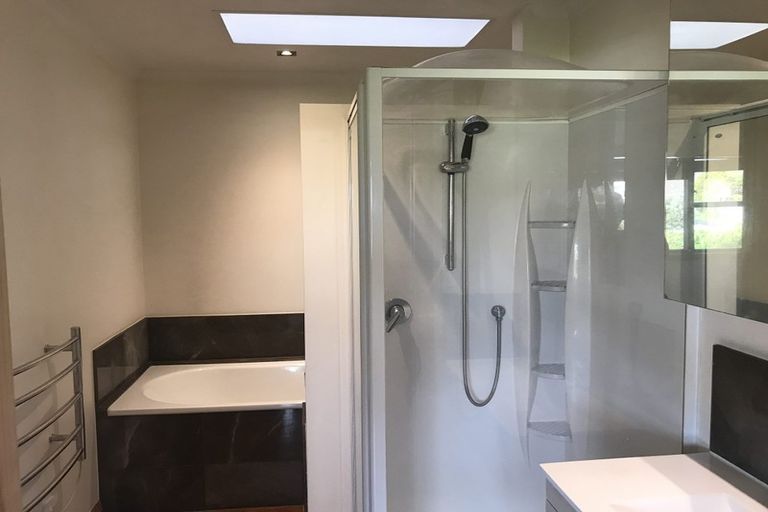 Photo of property in 4 Tobruk Crescent, Milford, Auckland, 0620