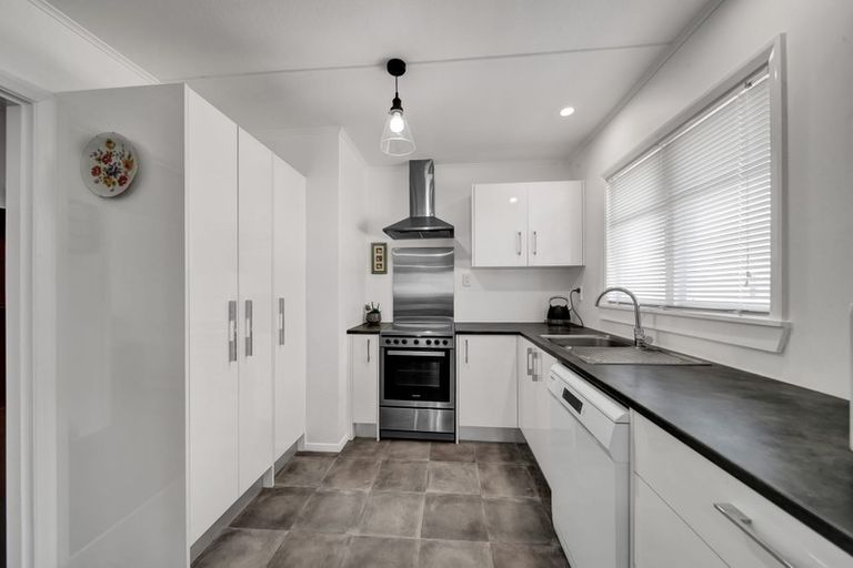 Photo of property in 60 Egmont Street, Hawera, 4610