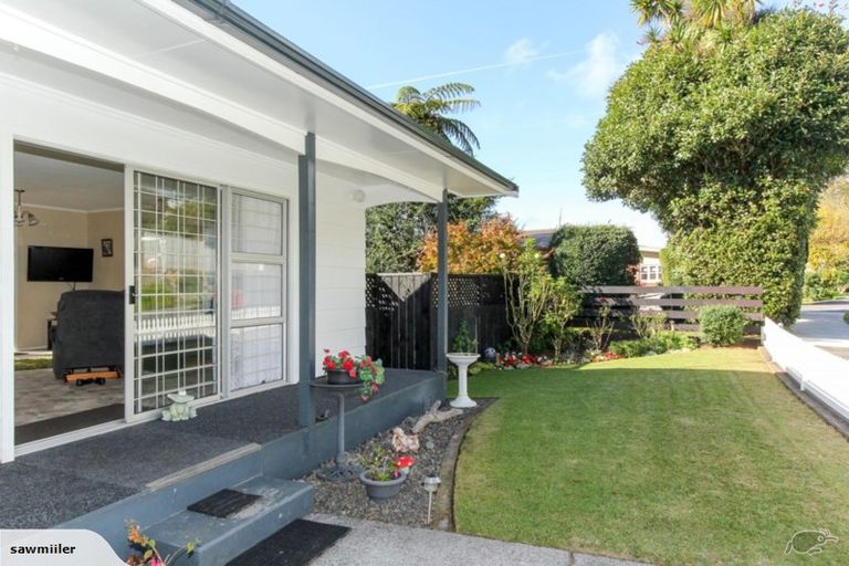 Photo of property in 6 Waterloo Place, Westown, New Plymouth, 4310