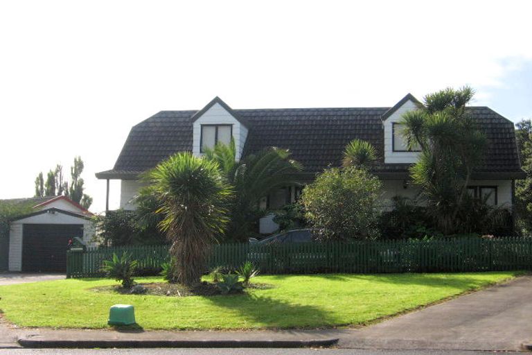 Photo of property in 13 Leven Lane, Totara Heights, Auckland, 2105