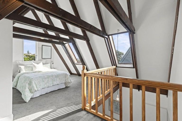 Photo of property in 20 Shakespeare Road, Bastia Hill, Whanganui, 4500