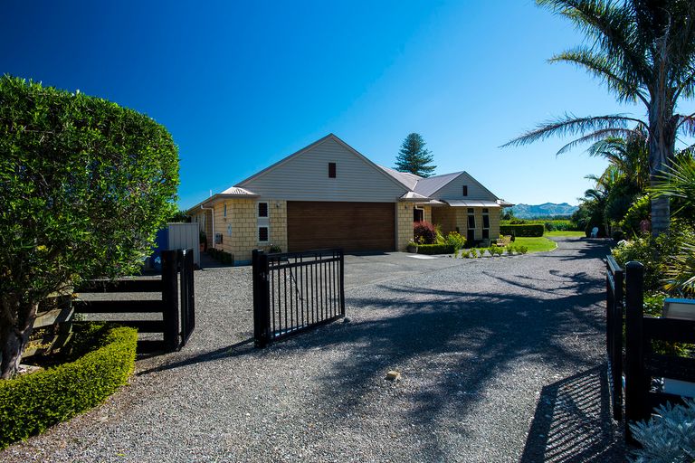 Photo of property in 13 Makaraka Road, Makaraka, Gisborne, 4071