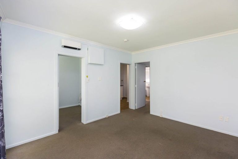 Photo of property in 2/4 Granville Street, Silverstream, Upper Hutt, 5019