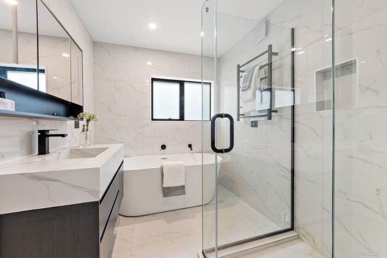 Photo of property in 10 Copperfield Terrace, Mellons Bay, Auckland, 2014