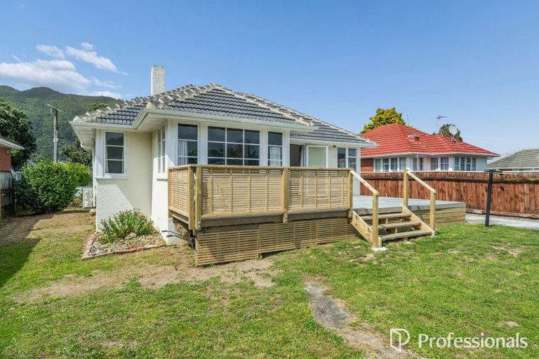 Photo of property in 26 Godley Street, Waterloo, Lower Hutt, 5011