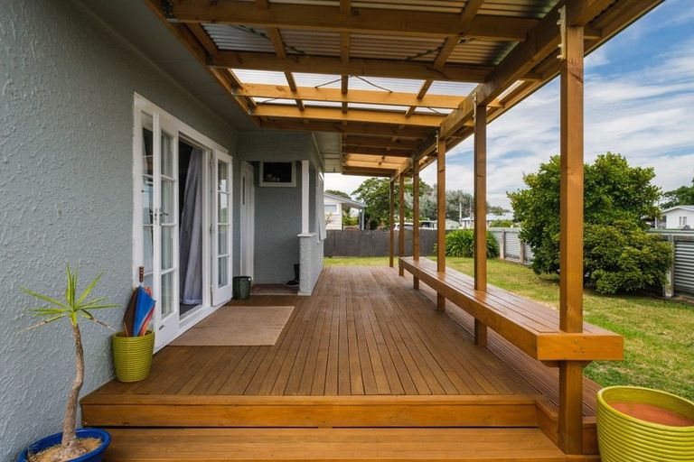 Photo of property in 24 Haldane Street, Elgin, Gisborne, 4010