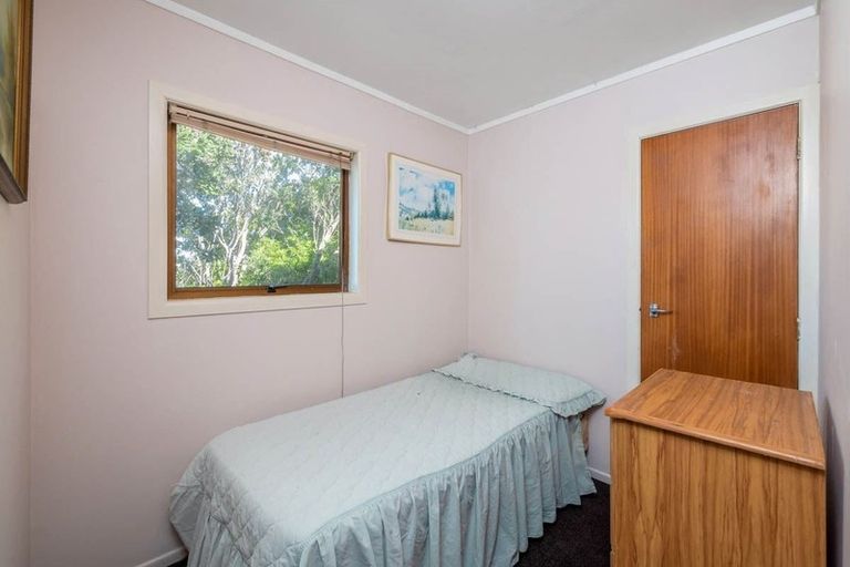 Photo of property in 40 Akoranga Drive, Northcote, Auckland, 0627