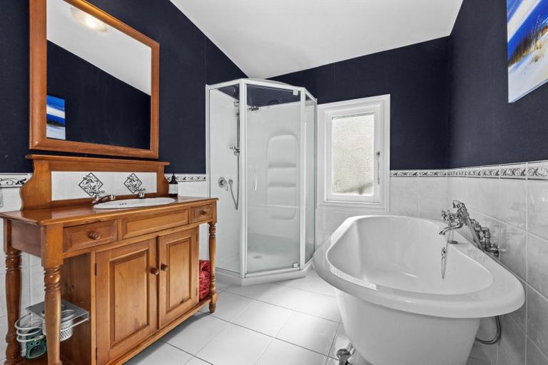 Photo of property in 3 Lucy Road, Bluff Hill, Napier, 4110