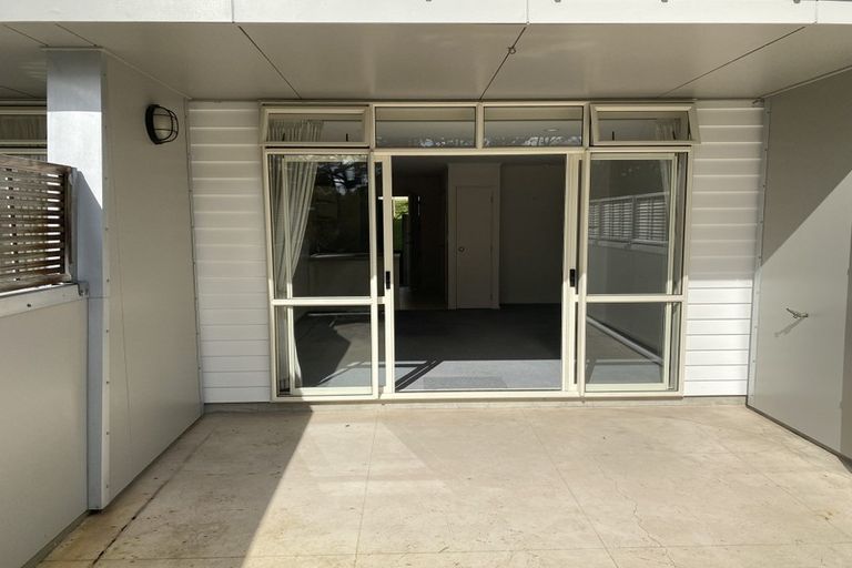 Photo of property in 3e/20 Ian Marwick Place, Birkenhead, Auckland, 0626