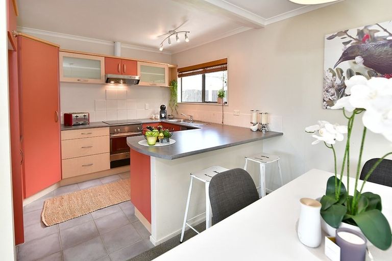 Photo of property in 59 Elliston Crescent, Stanmore Bay, Whangaparaoa, 0932