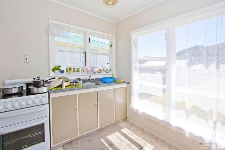 Photo of property in 9 Main Road, Wainuiomata, Lower Hutt, 5014