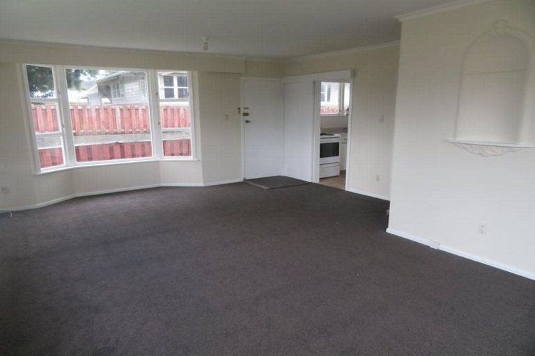 Photo of property in 1 Kashmir Avenue, Clouston Park, Upper Hutt, 5018