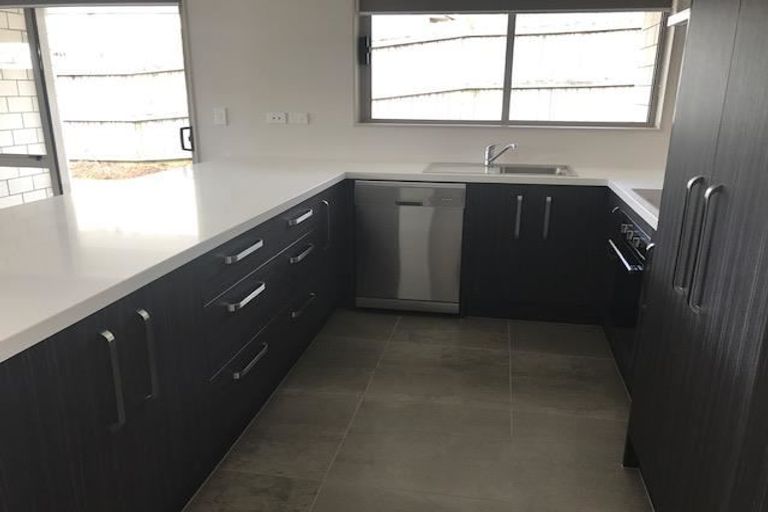 Photo of property in 4 Torrie Way, Pukekohe, 2120