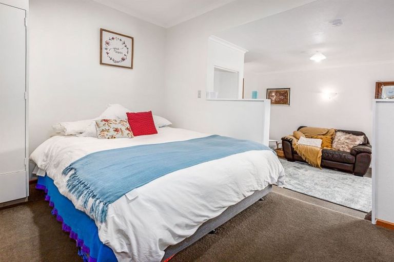 Photo of property in 21 Vista Grove, Kelson, Lower Hutt, 5010