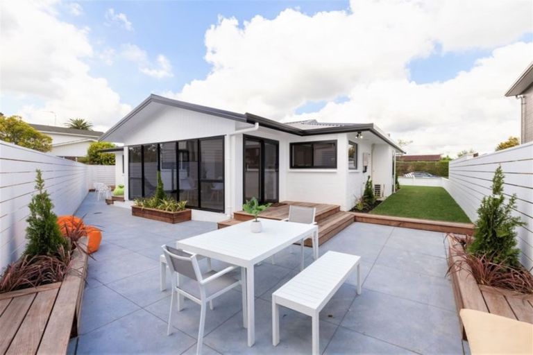 Photo of property in 12 Edwin Street, St Andrews, Hamilton, 3200