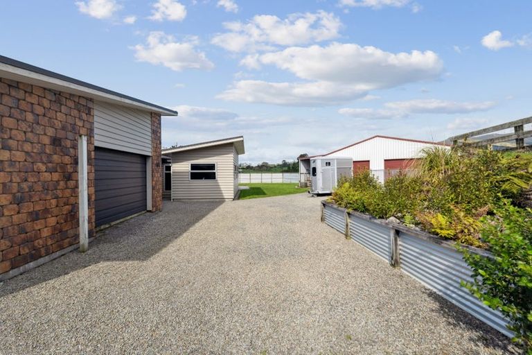 Photo of property in 1375 Carrington Road, Hurworth, New Plymouth, 4371