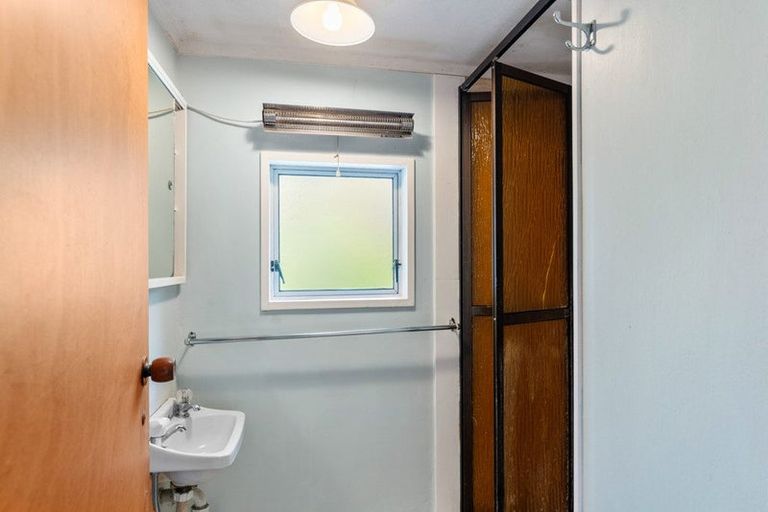 Photo of property in 63 Queens Road, Waikanae Beach, Waikanae, 5036