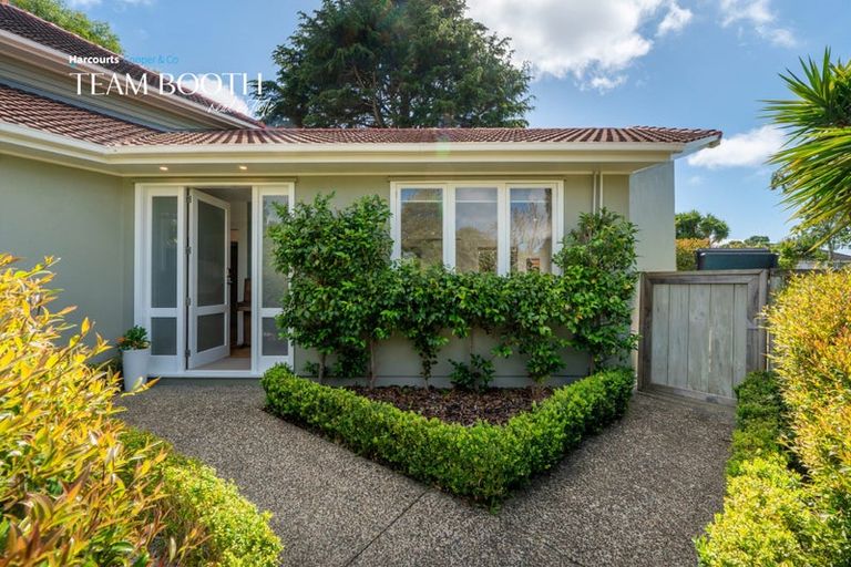 Photo of property in 1/53 Park Road, Glenfield, Auckland, 0629
