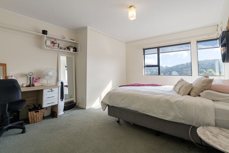 Photo of property in 60 Molyneux Close, Whitby, Porirua, 5024