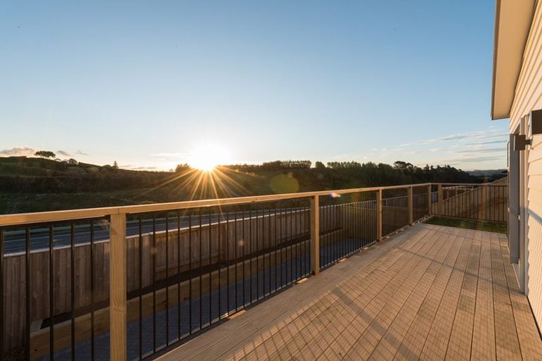 Photo of property in 58 Puhirake Crescent, Pyes Pa, Tauranga, 3112