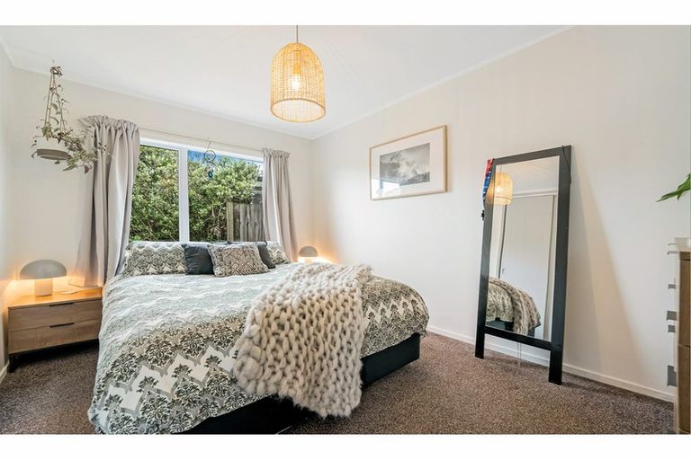 Photo of property in 1/1 Golf Road, New Lynn, Auckland, 0600