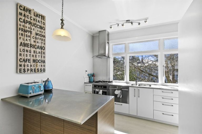 Photo of property in 20 Barton Terrace, Thorndon, Wellington, 6011