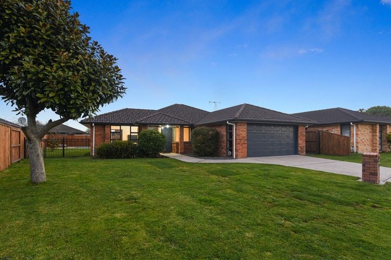 Photo of property in 42 Winchester Place, Rototuna North, Hamilton, 3210