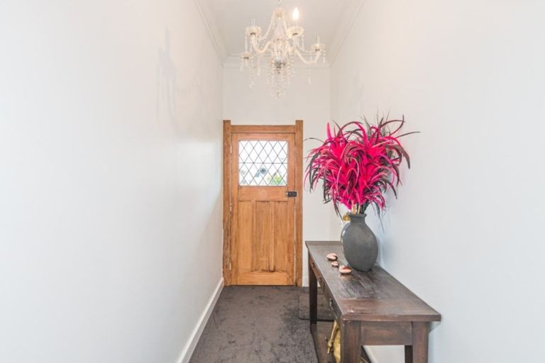 Photo of property in 12 Carlton Avenue, Gonville, Whanganui, 4501