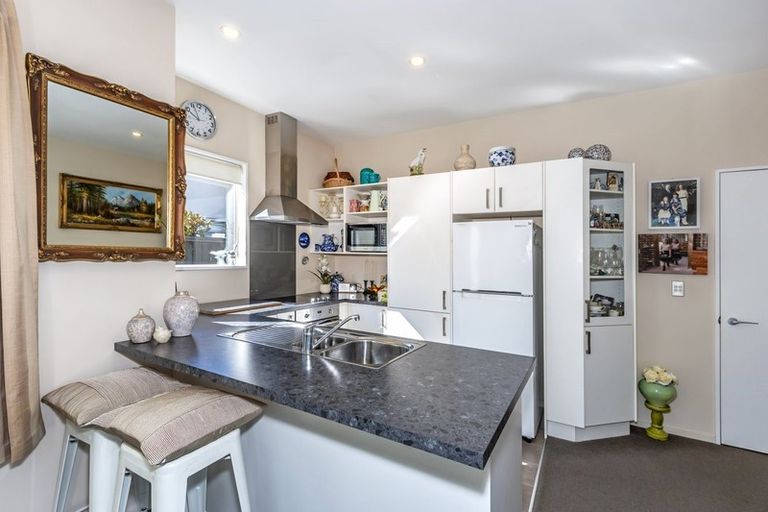 Photo of property in 2/6 Kauri Street, Riccarton, Christchurch, 8041