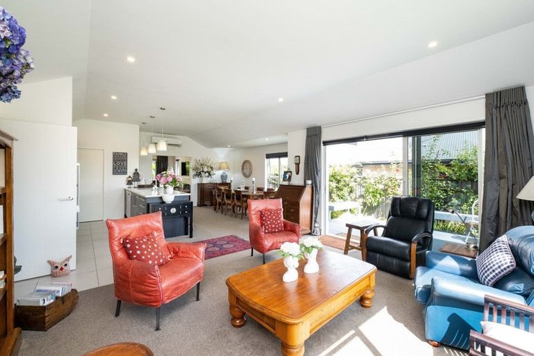 Photo of property in 26 Whakatomo Place, Havelock North, 4130