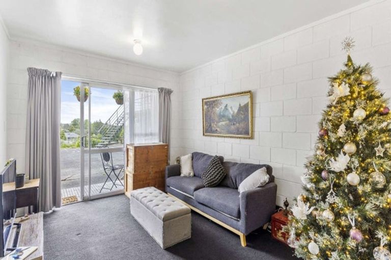 Photo of property in 3/19a Verbena Road, Birkdale, Auckland, 0626