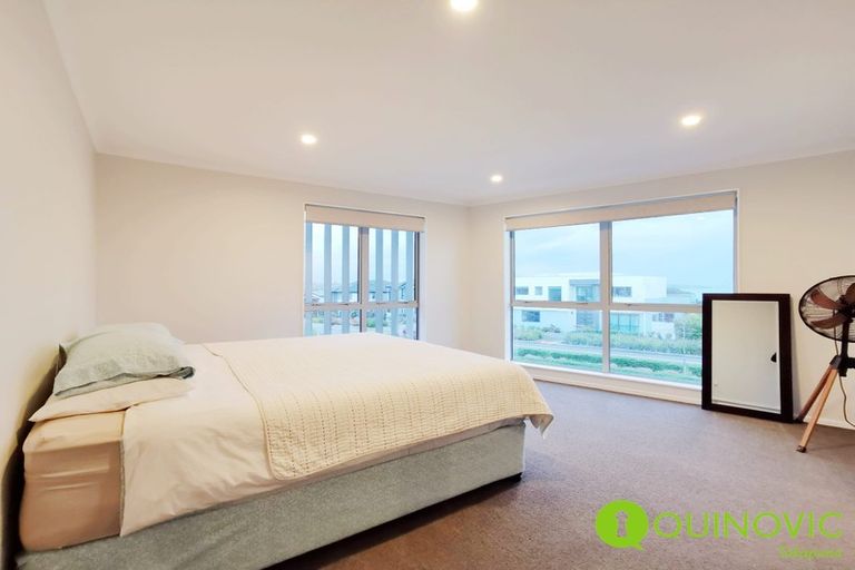 Photo of property in 52 Te Oneroa Way, Long Bay, Auckland, 0630
