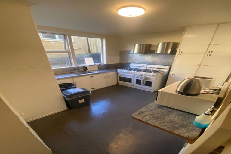 Photo of property in Hawkestone House, 21 Hawkestone Street, Thorndon, Wellington, 6011