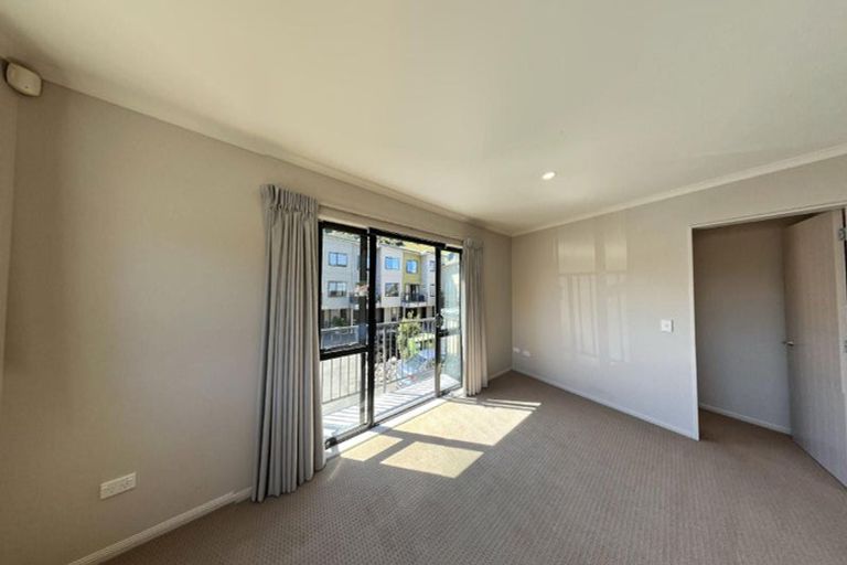 Photo of property in Te Kakariki Apartments, 1/1 Wellington Road, Paekakariki, 5034