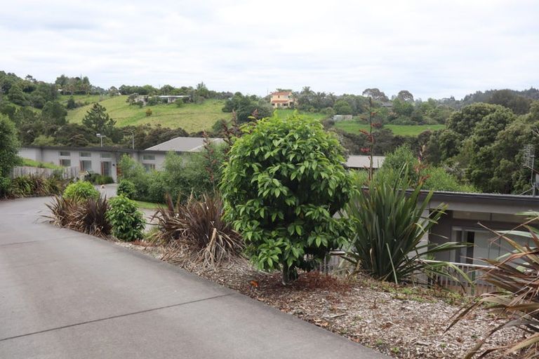 Photo of property in 73 Warman Road, Okura, Auckland, 0792