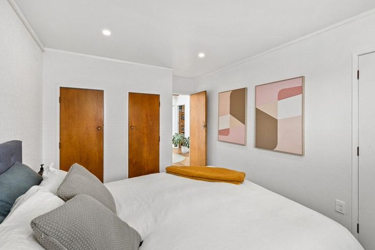 Photo of property in 5 Kotinga Avenue, Glen Eden, Auckland, 0602