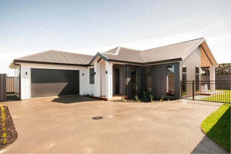 Photo of property in 31 Wai Whatu Street, Meeanee, Napier, 4110